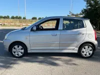 Usado Kia Picanto LX 65 CV (47 kW) 2004 Gris / plata Utilitario