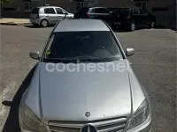 Usado Mercedes C200 136 CV (100 kW) 2009 Gris / plata Berlina