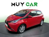Usado Toyota Aygo X-play 69 CV (50 kW) 2018 Rojo Utilitario