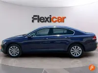 Usado VW Passat Advance 150 CV (110 kW) 2017 Azul Berlina