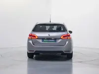 Usado Peugeot 308 SW Style 130 CV (95 kW) 2018 Gris / plata Familiar