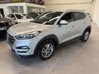 Usado Hyundai Tucson 131 CV (96 kW) 2016 Gris / plata SUV