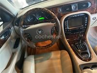 Usado Jaguar XJR 395 CV (290 kW) 2006 Negro Berlina