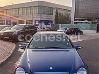 Usado Mercedes C200 163 CV (119 kW) 2001 Azul Berlina