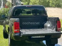 Usado VW Amarok Highline 204 CV (150 kW) 2017 Granate Pickup/Camioneta