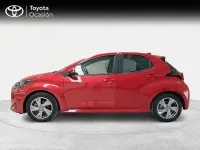 Usado Toyota Yaris Active 116 CV (85 kW) 2025 Rojo Utilitario