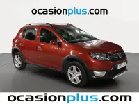 Usado Dacia Sandero Stepway 90 CV (66 kW) 2015 Rojo SUV