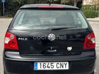 Usado VW Polo Highline 75 CV (55 kW) 2004 Negro Utilitario