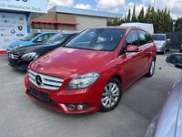 Usado Mercedes B200 156 CV (114 kW) 2013 Rojo metalico Monovolumen