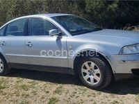 Usado VW Passat Highline 130 CV (95 kW) 2001 Gris / plata Berlina