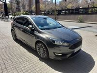Usado Ford Focus ST-Line 125 CV (91 kW) 2018 Gris / plata Berlina
