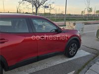 Usado Peugeot 2008 Active 100 CV (73 kW) 2021 Granate SUV