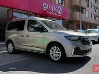 Usado Ford Tourneo Titanium 122 CV (89 kW) 2023 Plateado Van