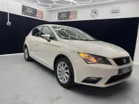 Usado Seat Leon Style 105 CV (77 kW) 2015 Blanco Berlina