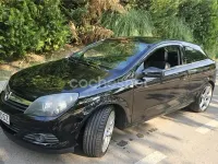 Usado Opel Astra GTC Cosmo 120 CV (88 kW) 2005 Negro Berlina