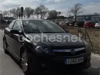 Usado Opel Astra GTC Sport 110 CV (80 kW) 2009 Negro Berlina