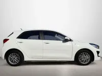 Usado Kia Rio 84 CV (61 kW) 2022 Blanco Utilitario