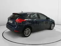 Usado Ford Focus Trend 125 CV (91 kW) 2015 Azul Berlina