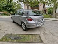 Usado Opel Astra Energy 100 CV (73 kW) 2008 Gris / plata Berlina