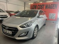 Usado Hyundai i30 110 CV (80 kW) 2016 Gris / plata Berlina
