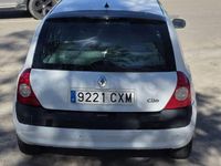 Usado Renault Clio II Authentique 65 CV (47 kW) 2004 Blanco Berlina