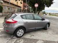 Usado Renault Mégane Dynamique 115 CV (84 kW) 2014 Gris / plata Berlina