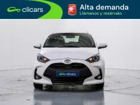 Usado Toyota Yaris Hybrid Active 75 CV (55 kW) 2025 Blanco Berlina