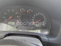 Usado VW Golf IV Highline 100 CV (73 kW) 2000 Negro Familiar