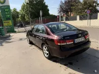 Usado Hyundai Sonata Style 161 CV (118 kW) 2005 Granate Berlina