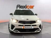 Usado Kia Stonic GT-Line 120 CV (88 kW) 2021 Blanco SUV