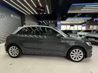 Usado Audi A1 Sportback Attraction 116 CV (85 kW) 2016 Gris Utilitario