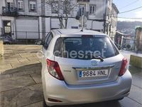 Usado Toyota Yaris City 90 CV (66 kW) 2013 Gris / plata Utilitario