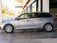 Usado Peugeot 308 SW Style 130 CV (95 kW) 2019 Gris / plata Familiar