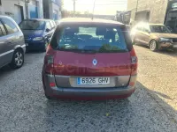 Usado Renault Scénic 105 CV (77 kW) 2008 Granate Monovolumen