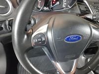 Usado Ford Fiesta Trend 86 CV (63 kW) 2019 Blanco Utilitario