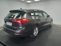 Usado Ford Focus Trend 125 CV (91 kW) 2019 Gris Familiar