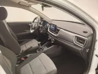 Usado Kia Stonic 101 CV (74 kW) 2025 Blanco SUV