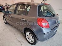 Usado Renault Clio II Dynamique 86 CV (63 kW) 2008 Gris / plata Berlina