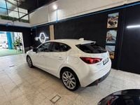 Usado Mazda 3 Luxury 150 CV (110 kW) 2015 Blanco Berlina