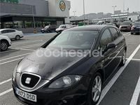 Usado Seat Leon Sport 140 CV (102 kW) 2005 Negro Utilitario