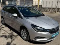 Usado Opel Astra Excellence 110 CV (80 kW) 2017 Gris Familiar