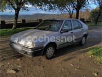 Usado Renault R9 80 CV (58 kW) 1990 Gris / plata Berlina
