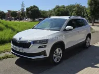Usado Skoda Karoq Selection 150 CV (110 kW) 2024 Blanco SUV