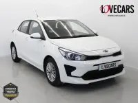 Usado Kia Rio 84 CV (61 kW) 2021 Blanco Berlina