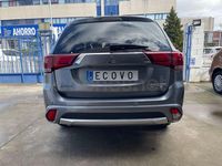 Usado Mitsubishi Outlander P-HEV 203 CV (149 kW) 2017 Gris / plata SUV