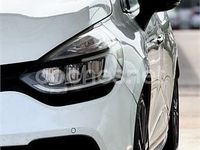 Begagnad Renault Clio IV Trophy 220 HK (161 kW) 2018 Vit Sedan