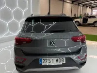 Usado VW T-Roc Life 115 CV (84 kW) 2022 Gris / plata SUV