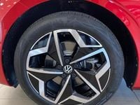 Usado VW ID.3 Pro 106 kW (145 CV) 2023 Rojo intenso metalizado con techo negro Utilitario