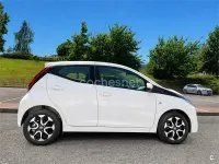Usado Toyota Aygo X-play 69 CV (50 kW) 2019 Blanco Utilitario