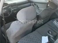 Usado Seat Toledo Stella 110 CV (80 kW) 2001 Azul Berlina